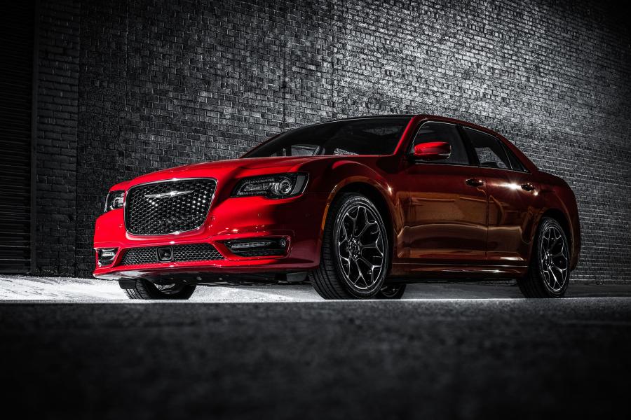  Chrysler 300S Sport Appearance Package (LX2) 2016 года  (фото 13 из 27)